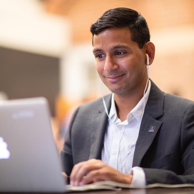 feature-right-man-on-laptop feature-right-man-on-laptop